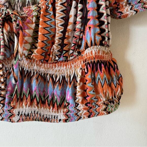 Urban Outfitters Kristi Zig Zag Y2K Aztec Rainbow Puff Sleeve Crop Top M - Picture 7 of 9